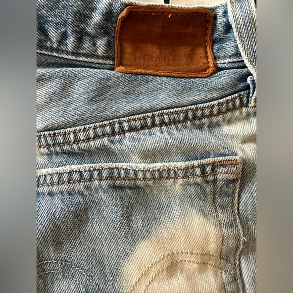 Vintage Levi’s Denim shorts distressed 28 - Picture 3 of 7